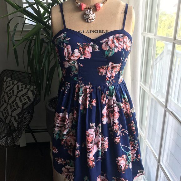 Band of Gypsies Blue Floral Juniors Strap Dress - Picture 7 of 9